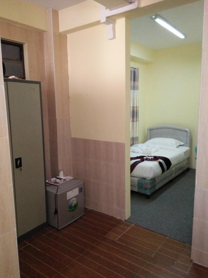 121 Hotel *